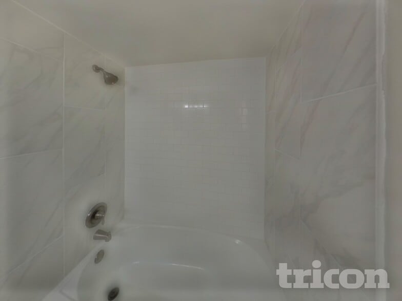 Building Photo - 1203 70th Dr E