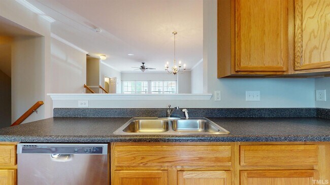 Building Photo - 113 Darley Dale Loop - Bev Roberts Rentals...