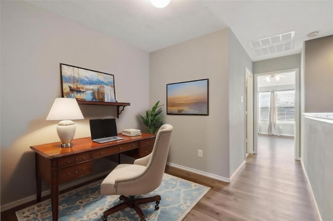 Building Photo - 17139 Oakwood Chase Dr