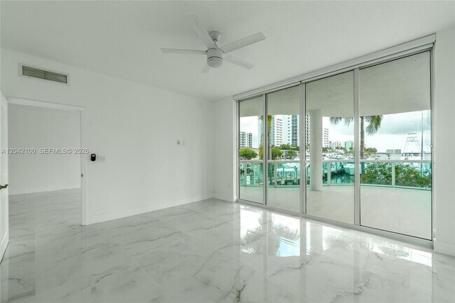Building Photo - 7914 Harbor Island Dr
