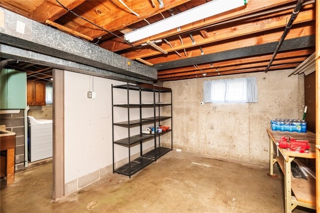 Building Photo - 10411 Antrim Dr