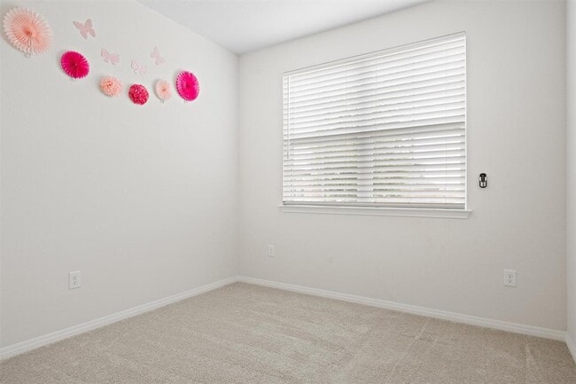 Building Photo - 936 Vogel Dr