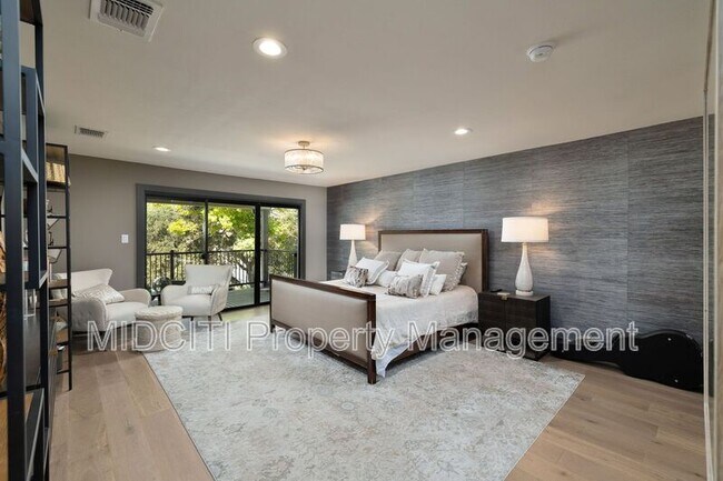 Building Photo - 180 Lake Ridge Dr
