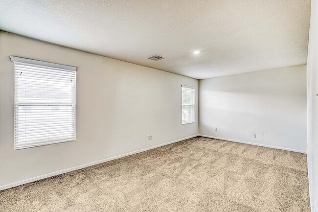 Building Photo - 3514 Barkers Crossing Ave