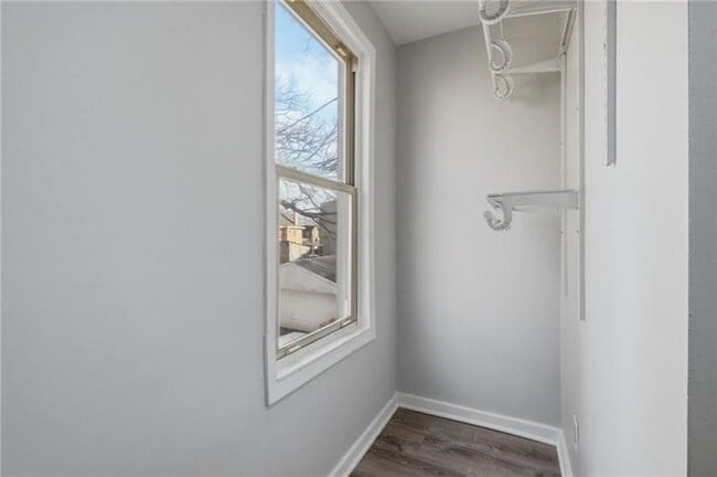 Building Photo - 228 Sylvan Walk