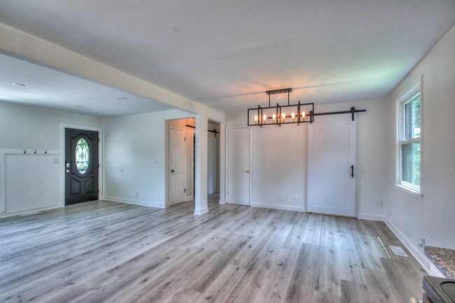 Building Photo - 141 Dodge Dr