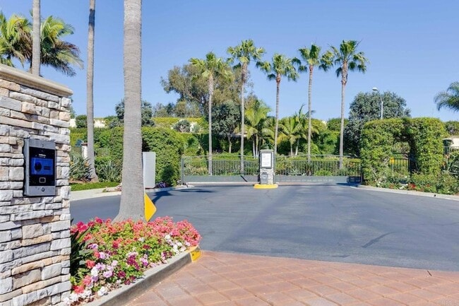 Building Photo - 7479 Mermaid Ln