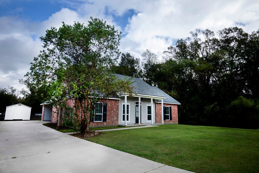 Quiet corner lot - 11284 Shelly St