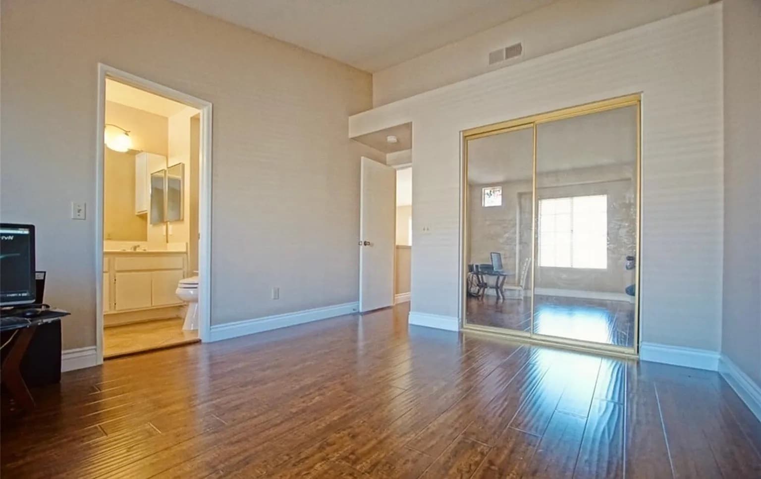 Primary bedroom - 7367 Belpine Pl