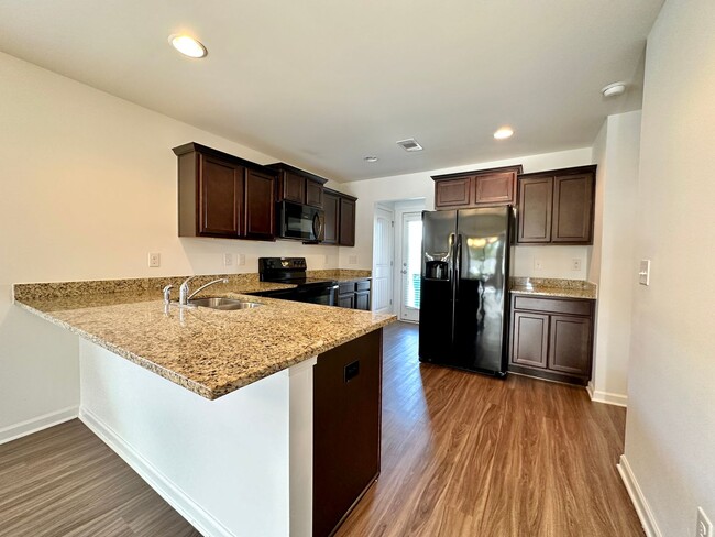 Building Photo - Home for rent in Moundville! View with 48 ...