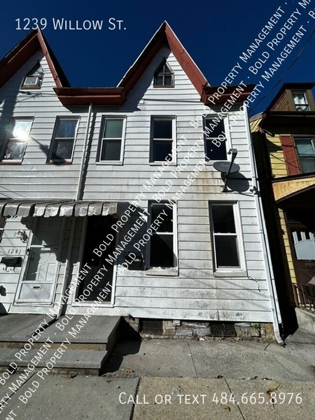 Primary Photo - 1239 Willow St