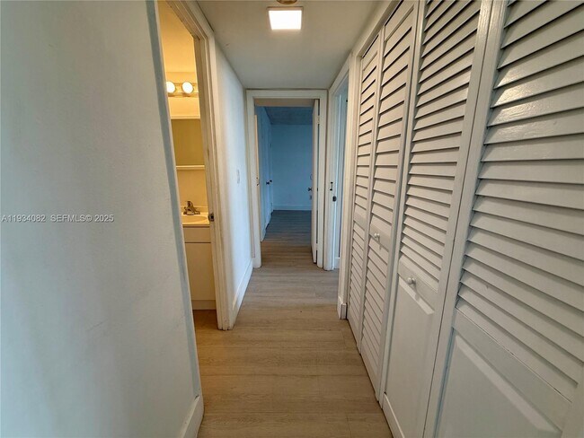 Building Photo - 492 NW 165th St