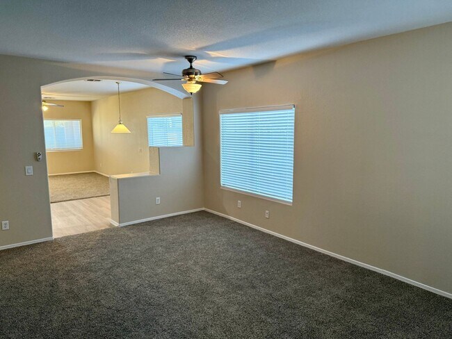 Building Photo - 3 Bedroom | 2 Bath - San Tan Ranch Single Level Home