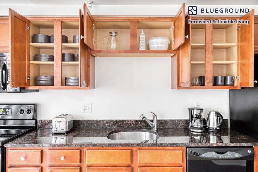 Building Photo - 1301 M St NW