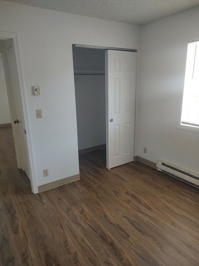 Building Photo - Located in Lakeview! Newly Renovated 3 Bedroom, 1 Bathroom Home