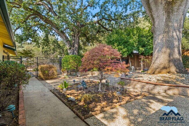 Building Photo - 7919 Ridgemont Dr