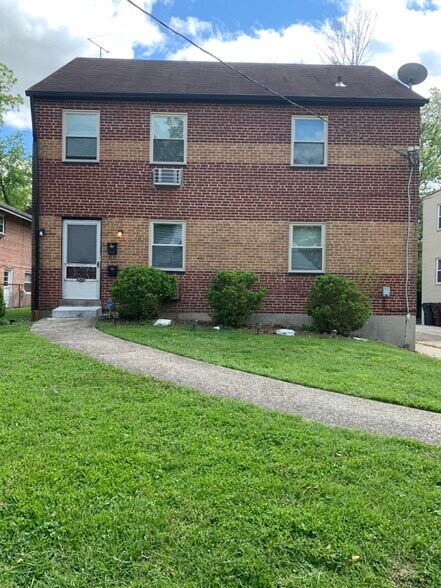 Building Photo - 2631 Bremont Ave