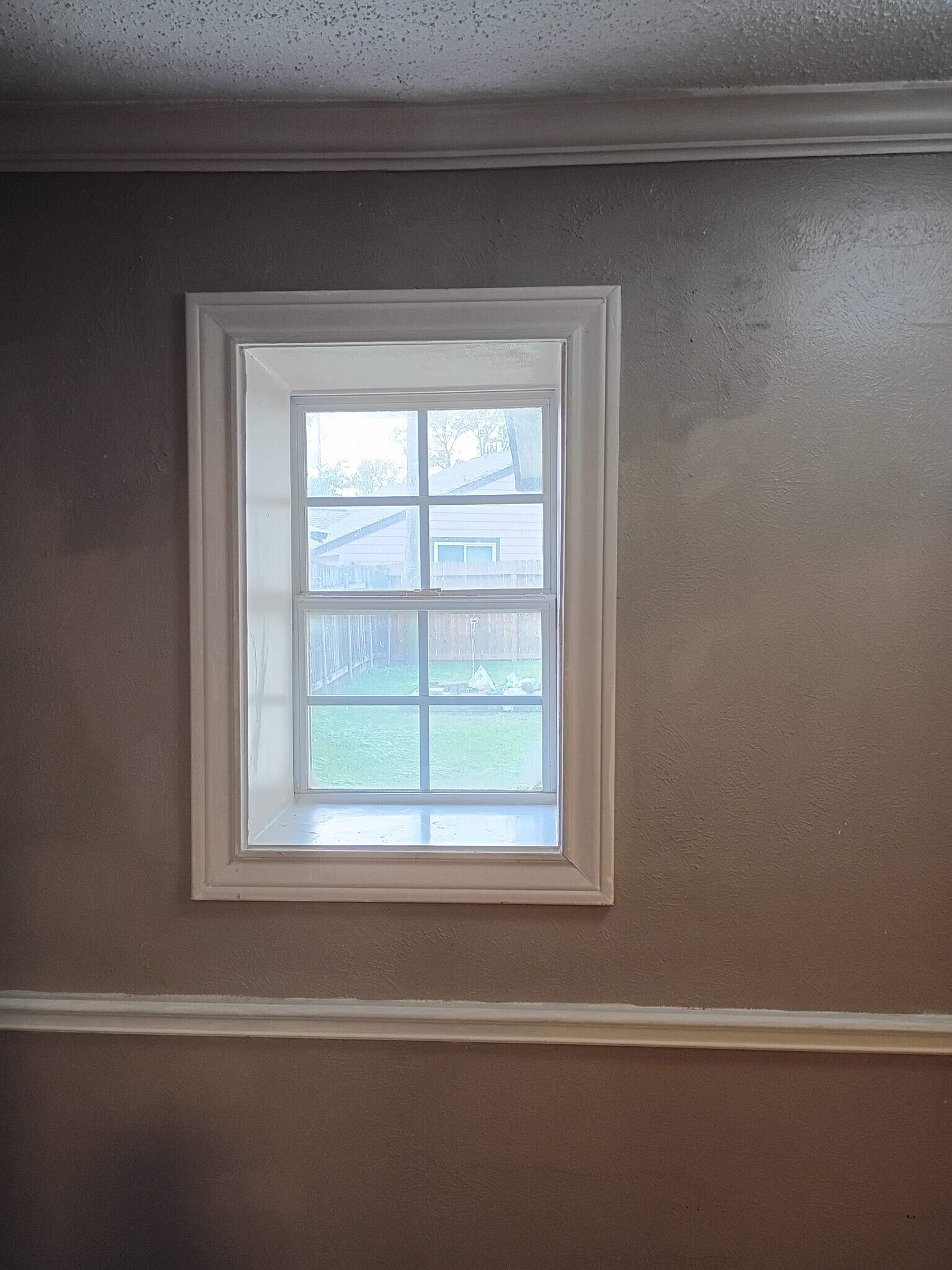 Kitchenette window - 518 Westshire Dr