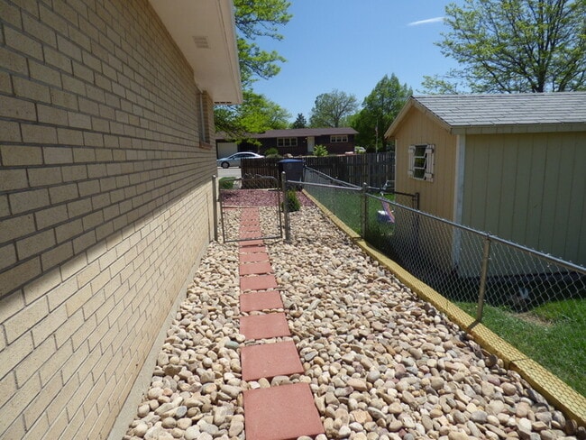 Building Photo - 2 Bed/1 Bath Duplex in Longmont