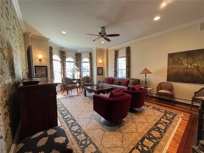 Building Photo - 8 Cottage St