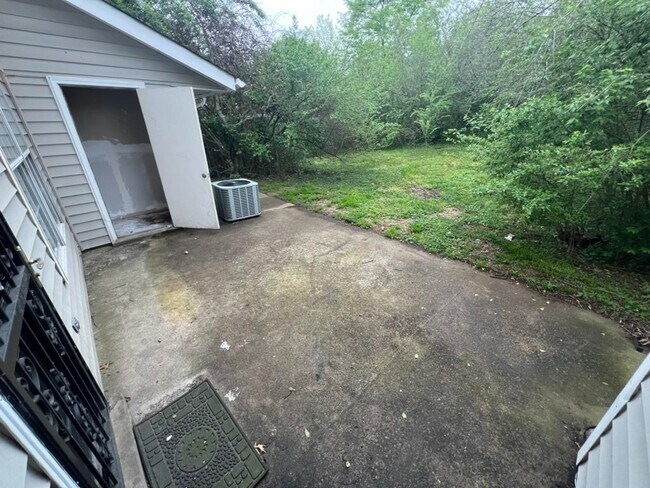 Building Photo - 818 Netherlands Dr