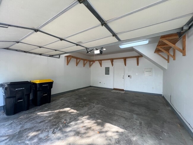 Building Photo - 277 S 79th St