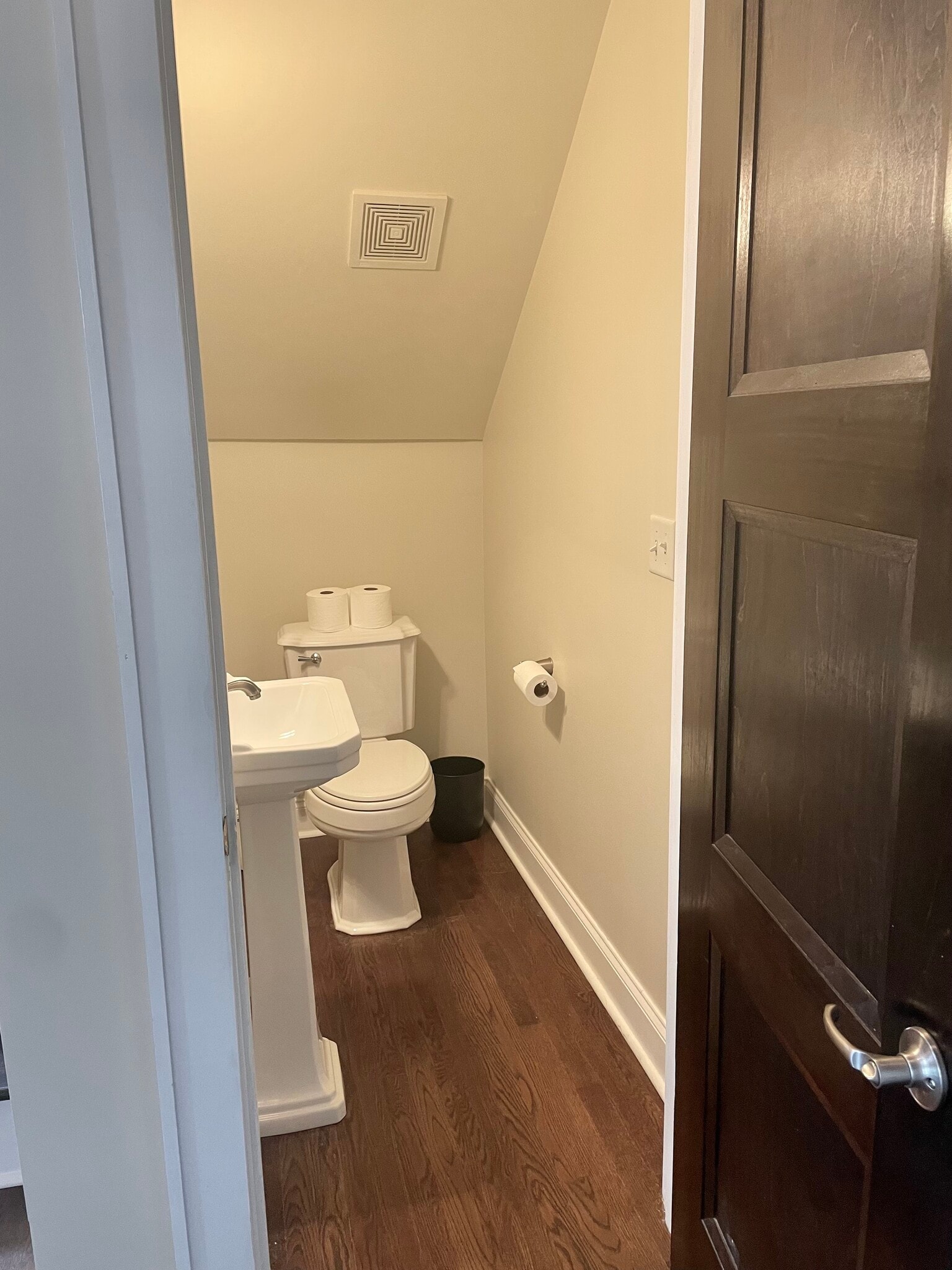 Downstairs Half Bath - 4707 Elkins Ave