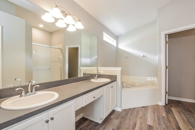 Building Photo - 25140 Chipshot Ct