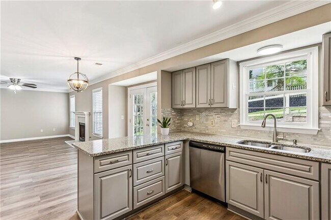 Building Photo - 52 Bridle Ln