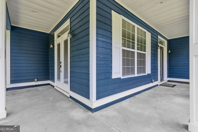 Building Photo - 185 Sunset Dr