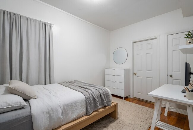 Building Photo - 4810 W Strong St