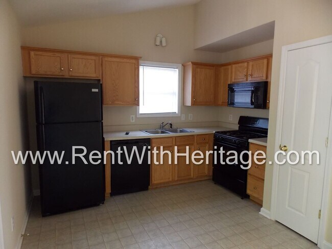 Building Photo - WONDERFUL HOME WITH FULL FINISHED BASEMENT / 5Bd - 3Ba / FENCED YARD