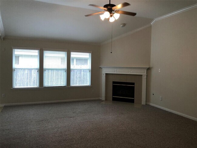 Building Photo - 26 Prairie Oak Dr