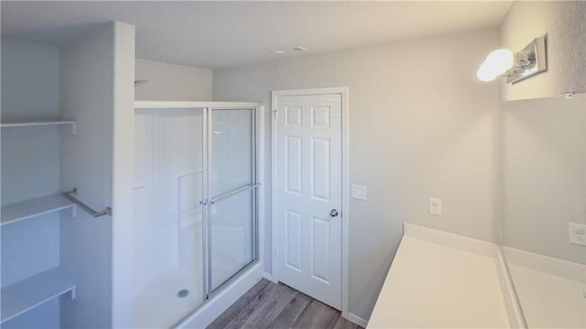 Building Photo - 2301 Hickory Wood Ave