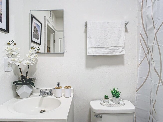 Building Photo - 3025 Long St