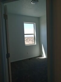 Building Photo - EZEE Commute to Los Alamos or Santa Fe