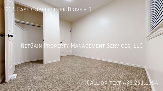 Building Photo - 234 E Cobblecreek Dr