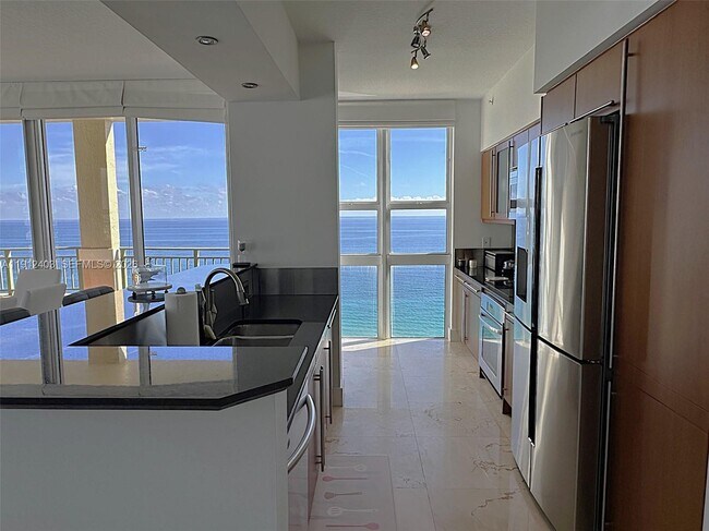 Building Photo - 2080 S Ocean Dr