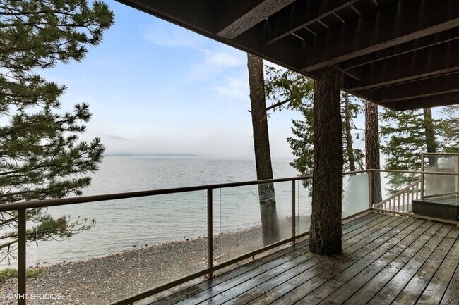 Building Photo - 3 Bed, 2 bath Condo on Whitefish Lake