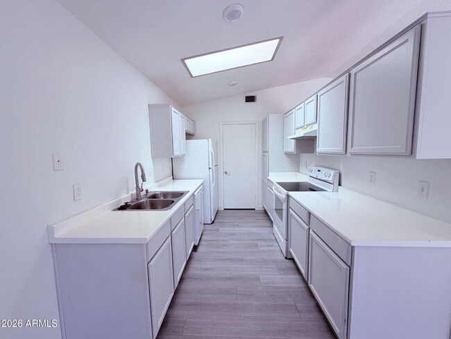 Building Photo - 2705 W Estrella Dr