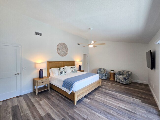 Building Photo - Make this your winter getaway!