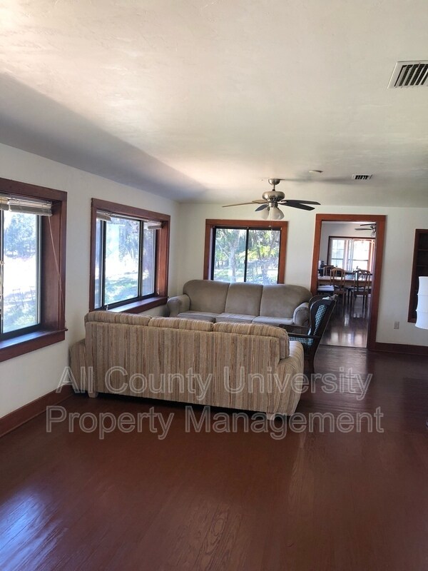 Building Photo - 23707 SE Hawthorne Rd