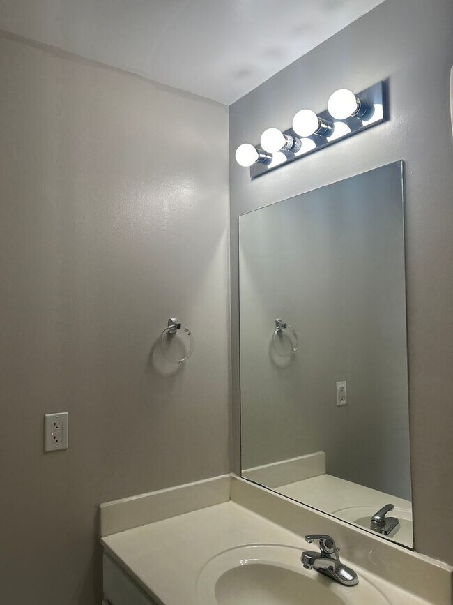 Building Photo - 07-103 Barrett