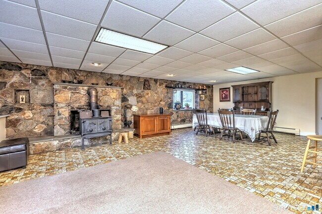 Building Photo - 4565 Madison Ave