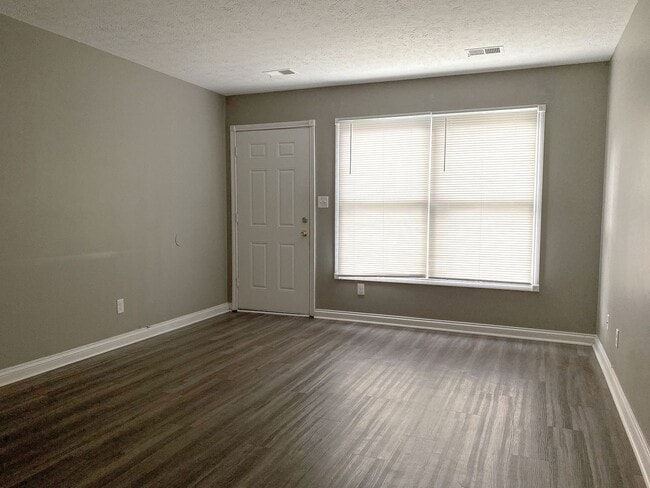 Building Photo - 2 bedroom 1 bath