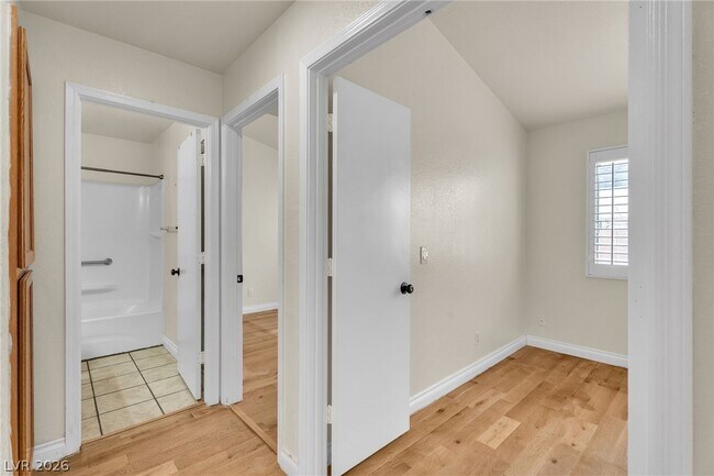 Building Photo - 856 Brass Ring Rd