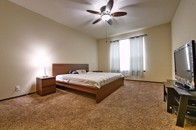 Building Photo - BEAUTIFUL HOME  |  4 BEDS & 3.5 BATHS  |  OFFICE  |  LOFT  |  NEAR 1604 AND 151