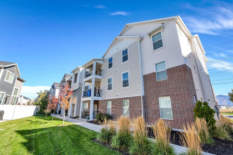 Building Photo - 1747 N Exchange Park Rd