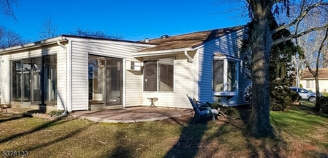 Building Photo - 58 Essex Rd