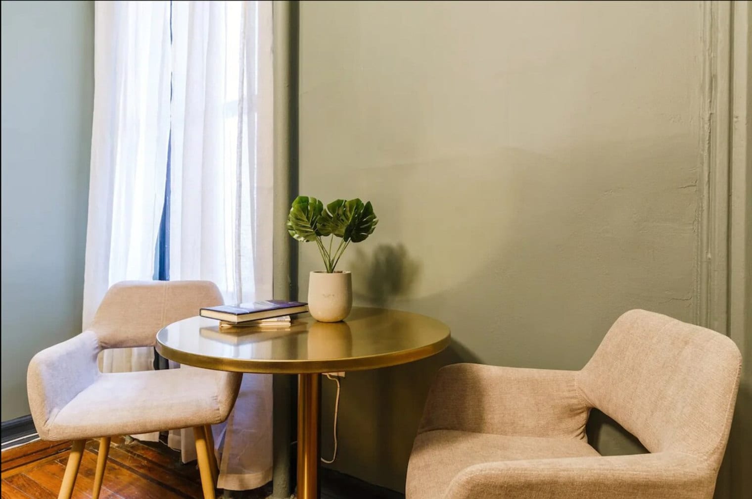 Building Photo - 104 W 83rd St